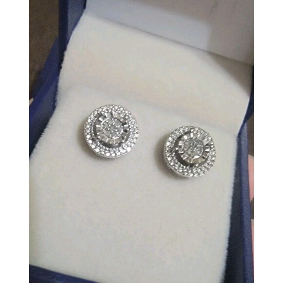 Round Brilliant Natural Diamond Stud Earrings in fine Sterling Silver New w Box - Picture 3 of 13